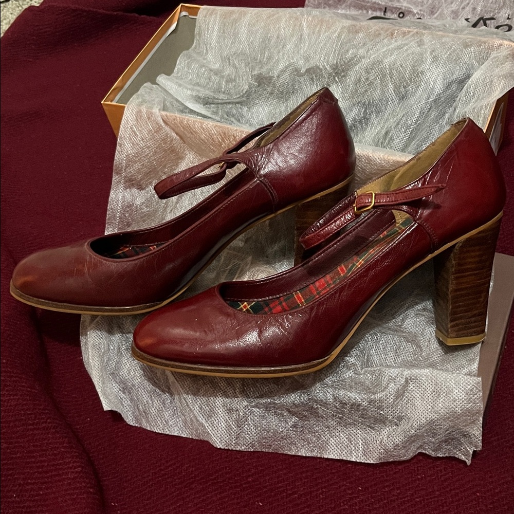 SRO size 10-Made in Spain -Burgundy Leather Heels